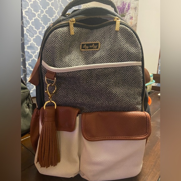 Itzy Ritzy Boss Bag